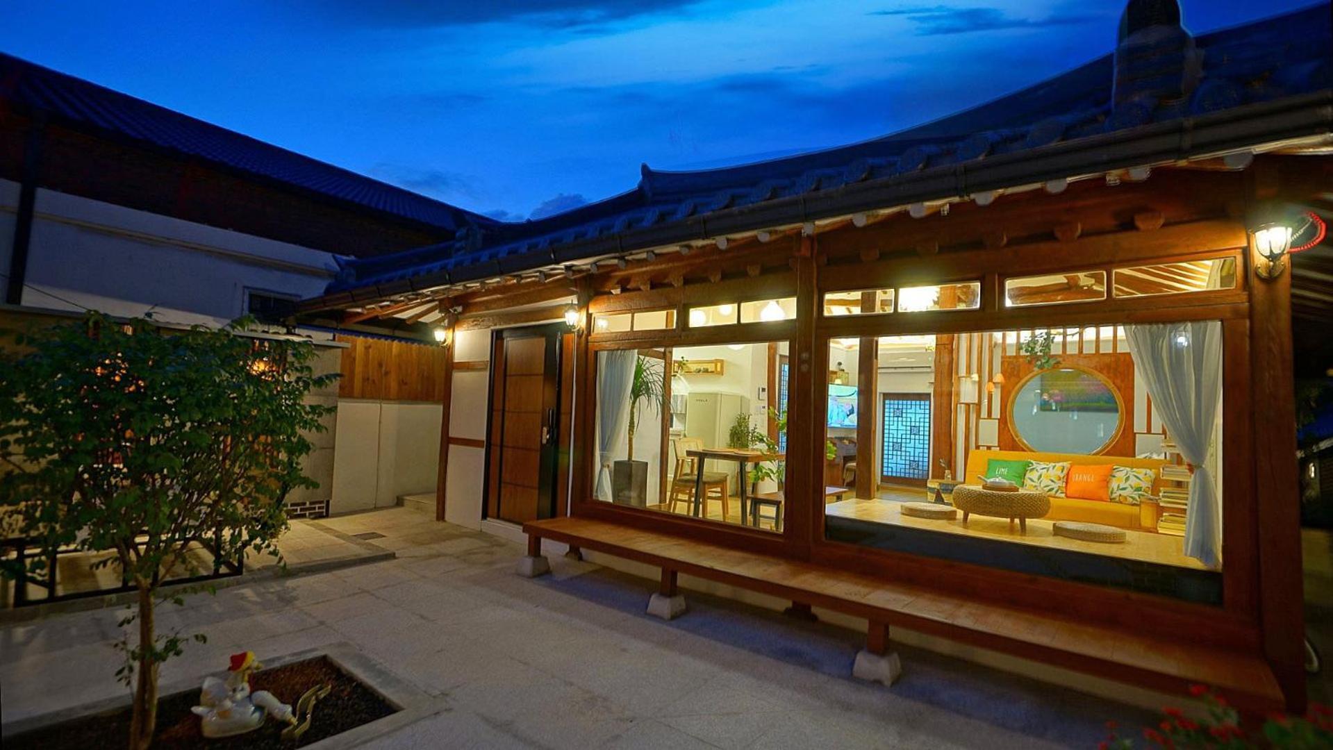 And Spring Hotel Jeonju Eksteriør billede