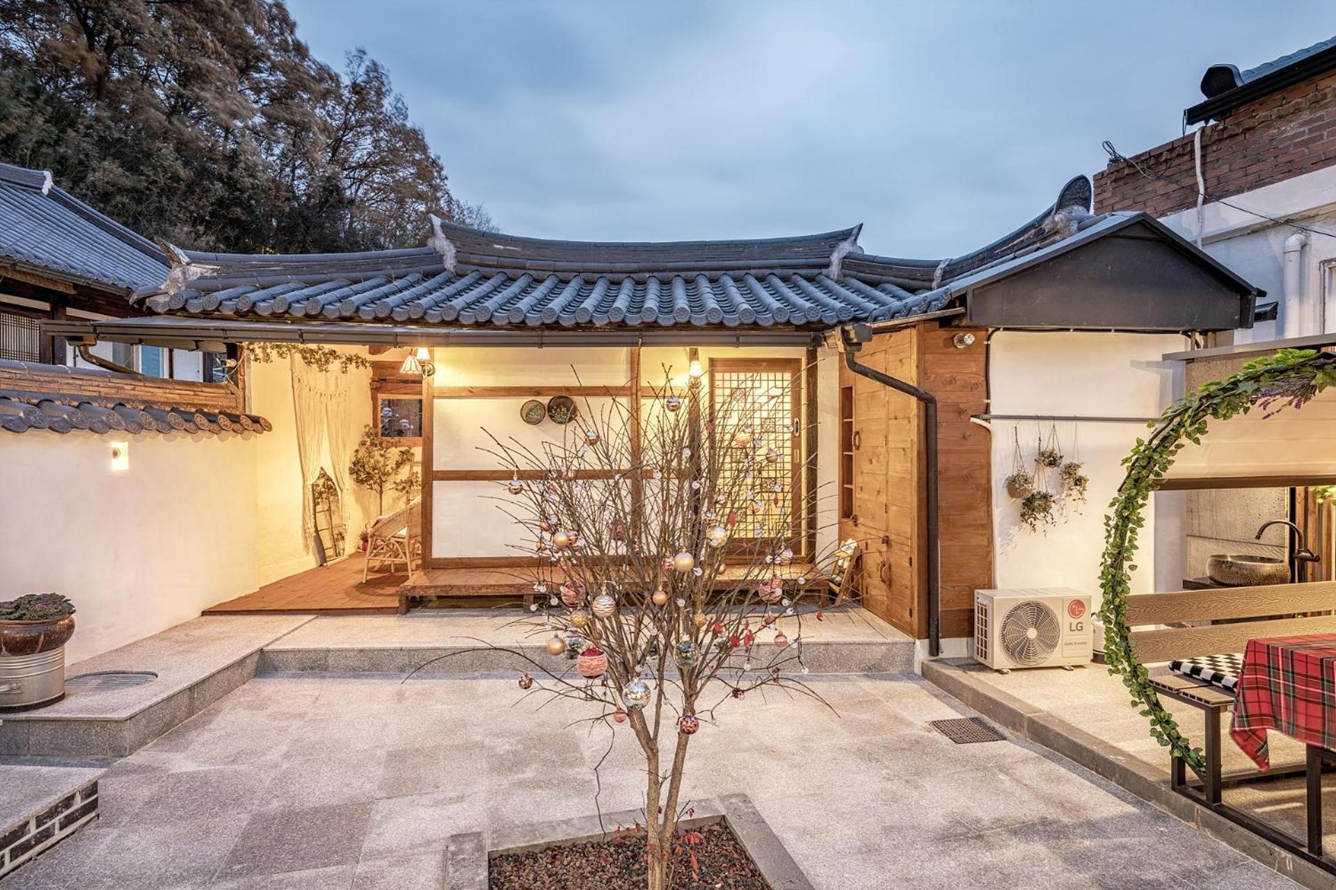And Spring Hotel Jeonju Eksteriør billede